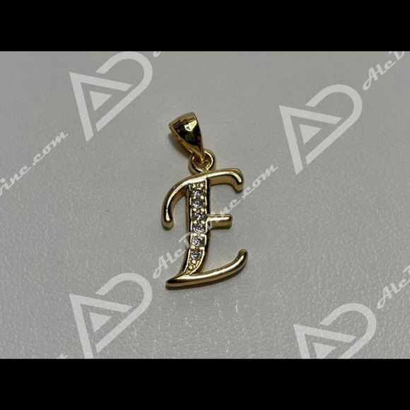 E Initial Pendant (gold plated) - Picture 6 of 9